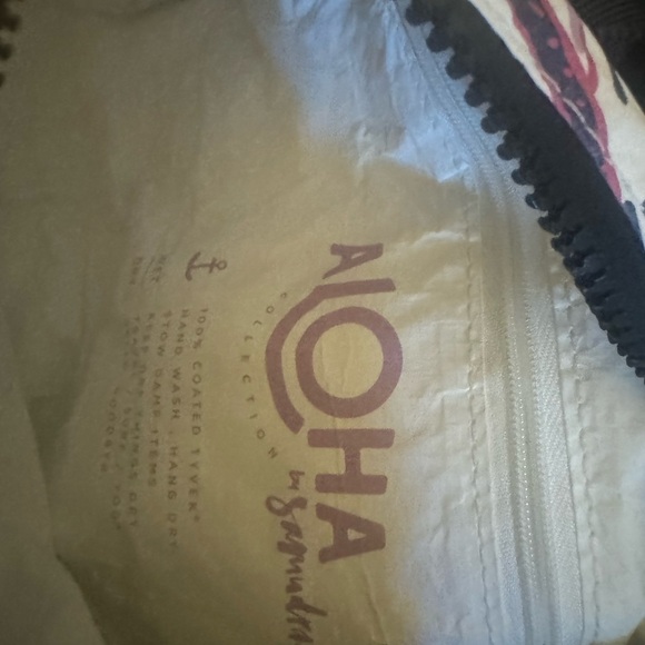 Cross body - Picture 3 of 3